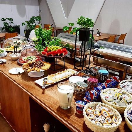 Hotel Porto Радомско Екстериор снимка