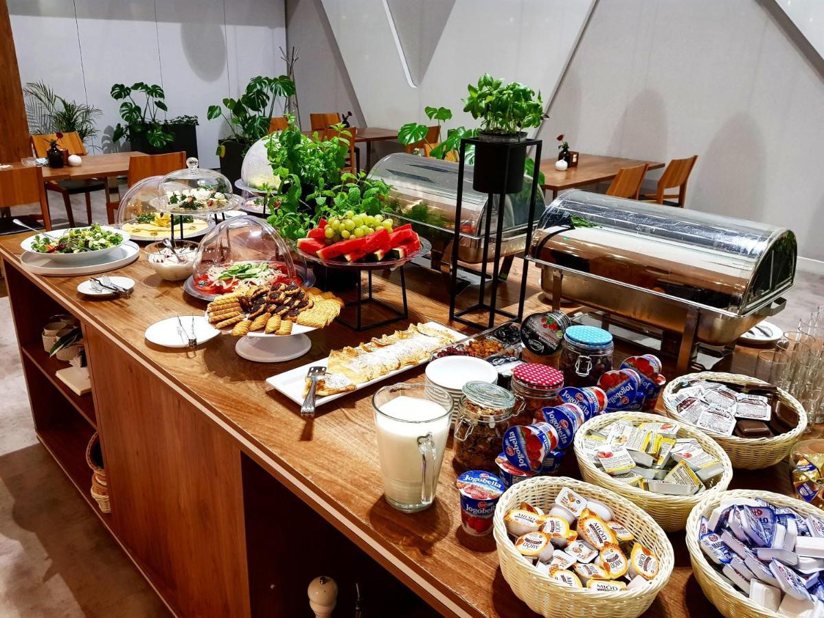 Hotel Porto Радомско Екстериор снимка