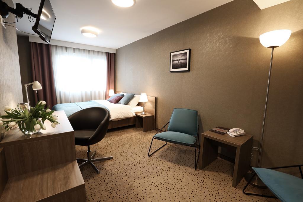 Hotel Porto Радомско Екстериор снимка