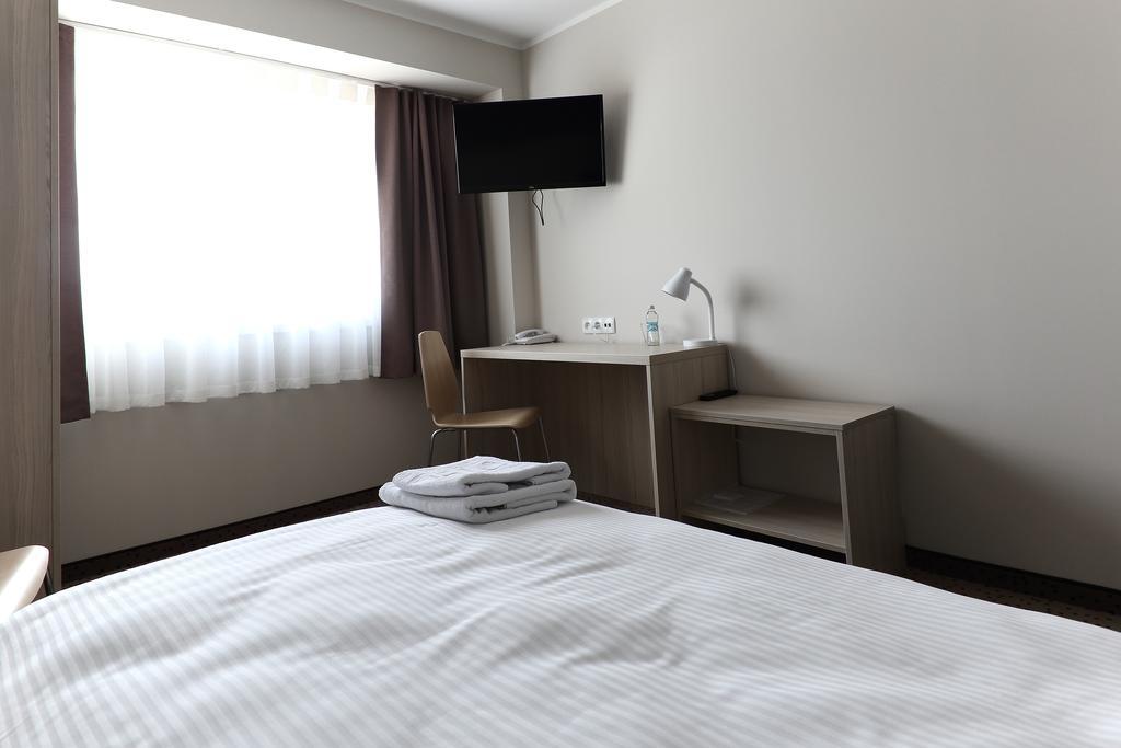 Hotel Porto Радомско Стая снимка