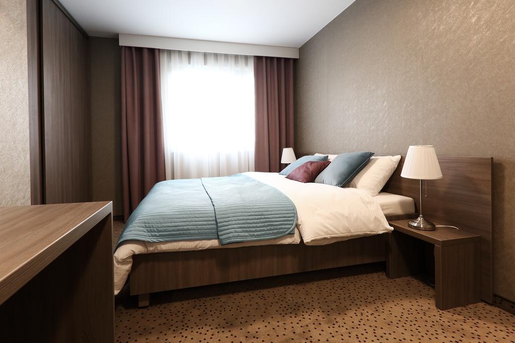 Hotel Porto Радомско Екстериор снимка