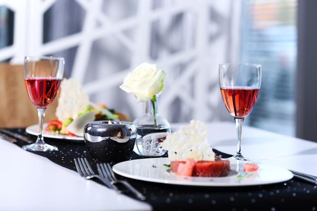Hotel Porto Радомско Екстериор снимка