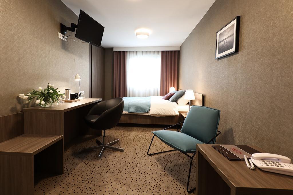 Hotel Porto Радомско Екстериор снимка