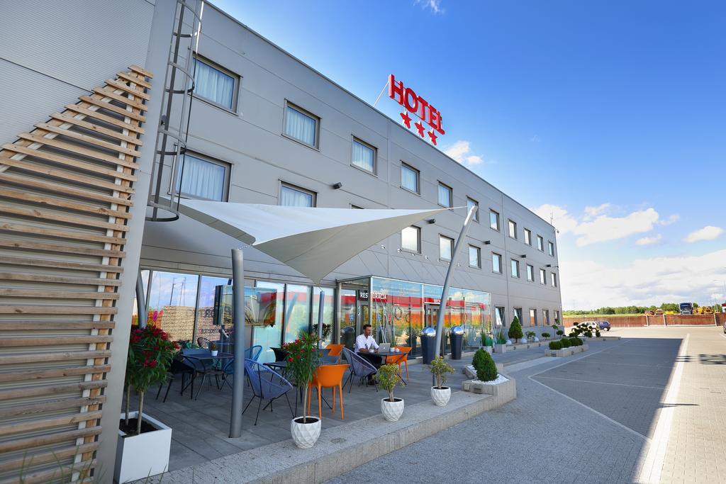 Hotel Porto Радомско Екстериор снимка